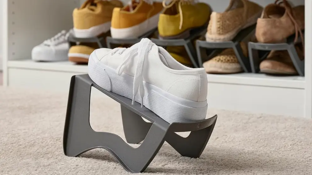 El zapatero m&aacute;s barato para meter en los bajos del armario lo tiene Ikea s&oacute;lo 1 euro