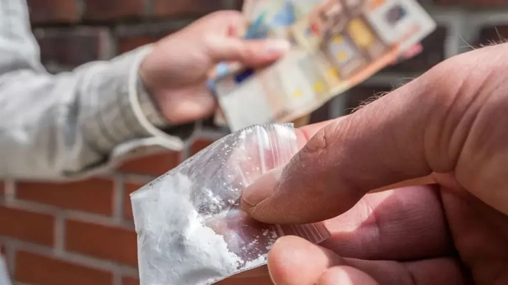 Vende droga a menores a plena luz del d&iacute;a en una zona recreativa de Sevilla
