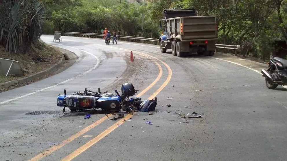 Muere un anciano tras caerse de la moto en la A-92 a la altura de Loja