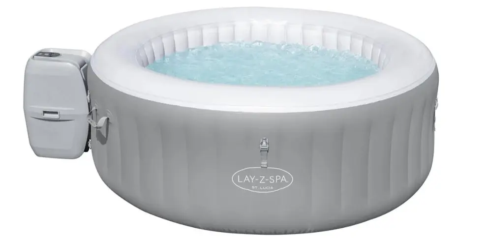 El spa m&aacute;s rom&aacute;ntico para parejas que cabe en la terraza de casa lo tiene Leroy Merlin