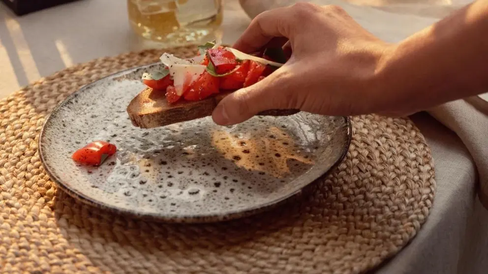 H&M elimina las manchas y restos de comida con este producto que da m&aacute;s clase a la mesa