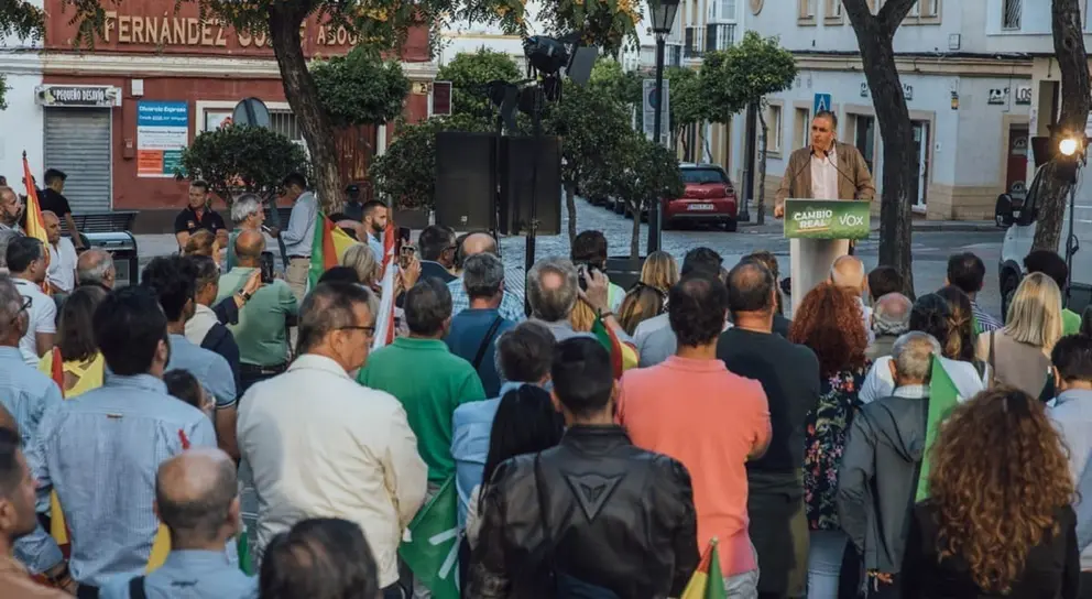 Ortega Smith en C&aacute;diz. Defender a tu familia y amigos es lo patri&oacute;tico