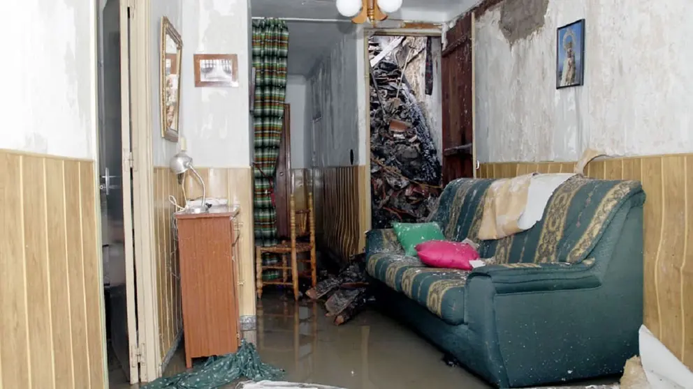 Noche de incendios en Sevilla. En llamas dos casas y una f&aacute;brica de aluminio