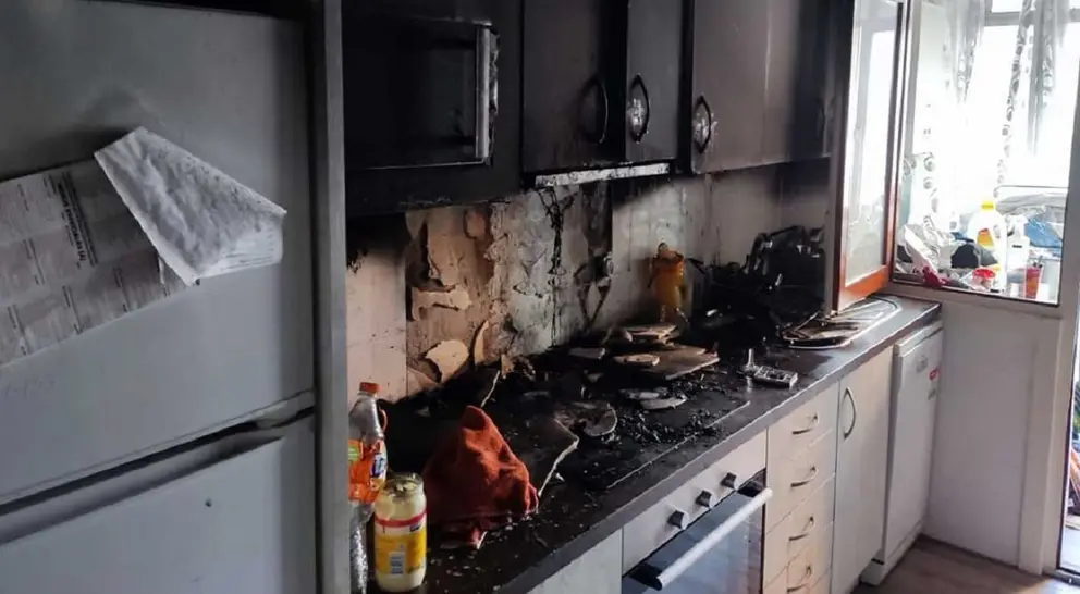 P&aacute;nico en Granada. Arde la cocina de una vivienda con varias personas en su interior
