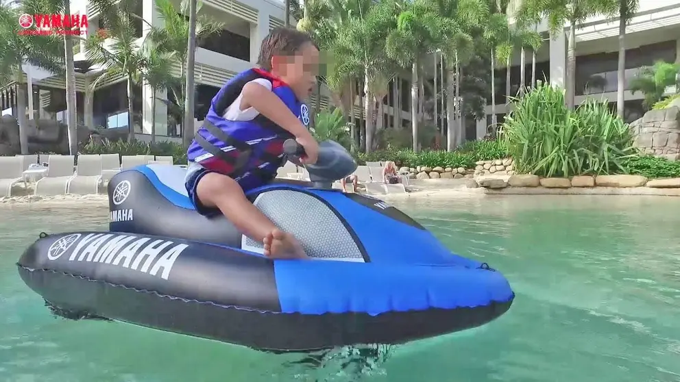 Lidl vende la moto de agua hinchable para pobres a 149 euros