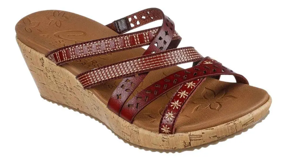 Skechers lanza las sandalias de piel ideales para llevar con vestido o vaqueros: c&oacute;modas y bonitas