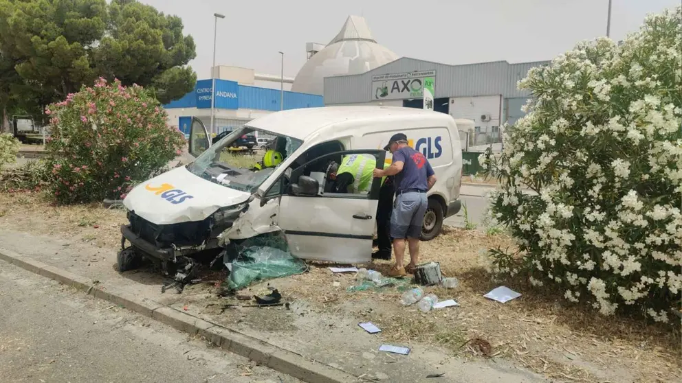 Furgoneta accidentada en Jerez