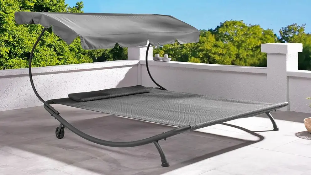 La tumbona que m&aacute;s se lleva es una cama de matrimonio que est&aacute; arrasando en Lidl