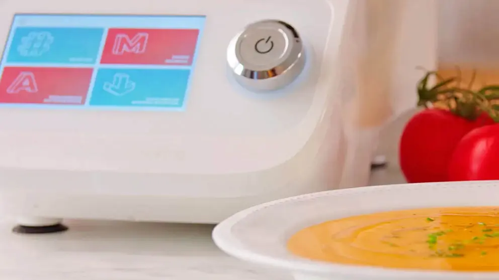 Este es el robot de cocina con recetas en vivo en su pantalla