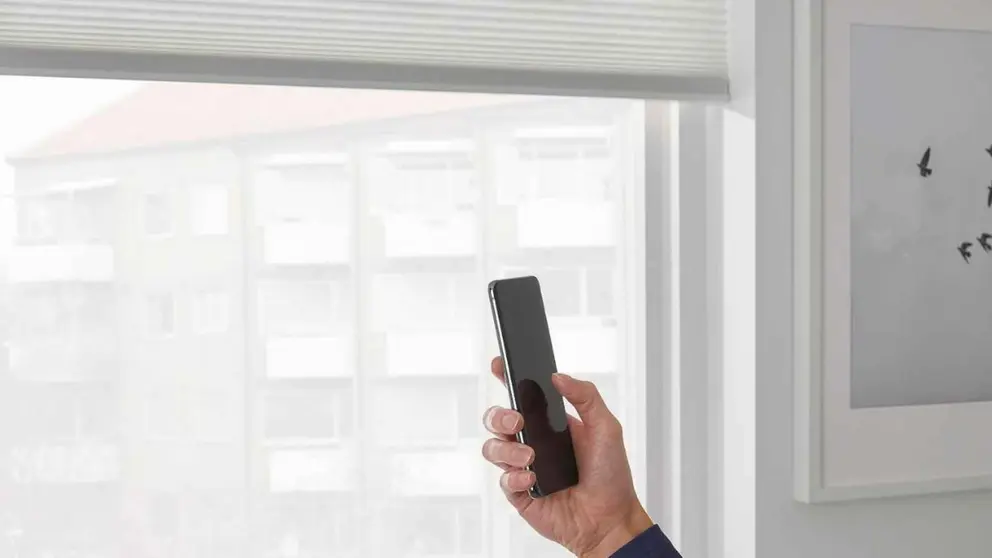 Estor inteligente TREDANSEN de Ikea