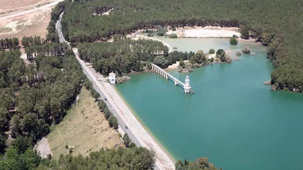 Muere una chica de 19 a&ntilde;os ahogada en el pantano de Cubillas