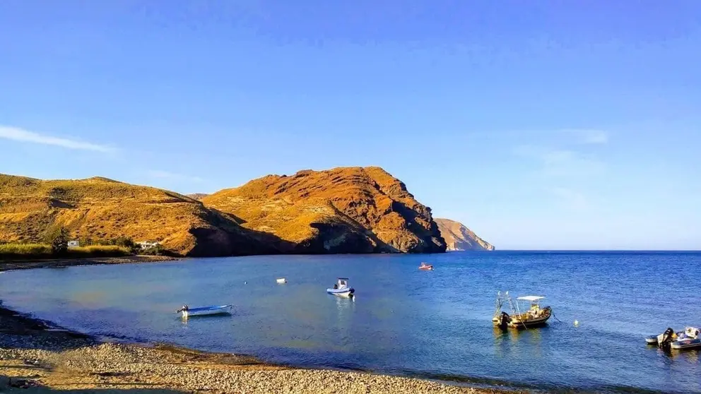 As&iacute; ha sido la terrible ca&iacute;da sufrida por un joven en un acantilado de la playa N&iacute;jar