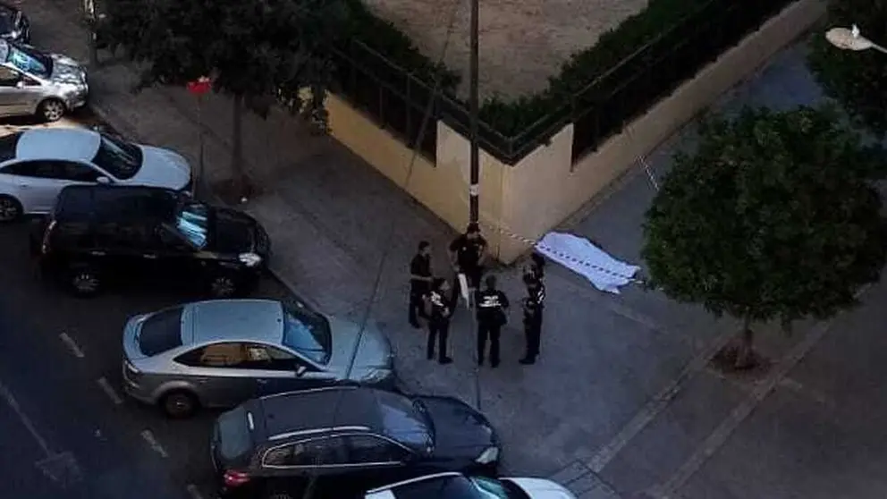 Muere un hombre en plena calle en Sevilla tras sufrir un golpe de calor