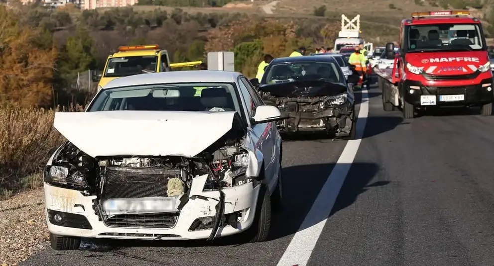 Tremendo accidente m&uacute;ltiple en la A-49. Estas son las consecuencias