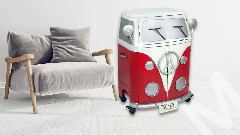 Lo m&aacute;s retro en muebles de Amazon es una furgoneta Mercedes que es un armario muy chulo