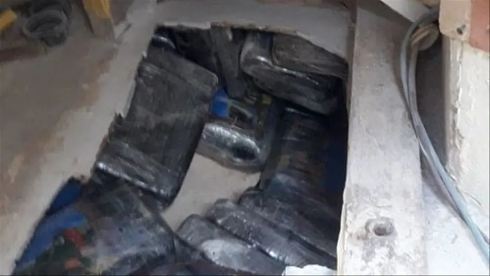 As&iacute; llega a C&aacute;diz un velero valorado en 15 millones y cargado con 400 kilos de coca&iacute;na