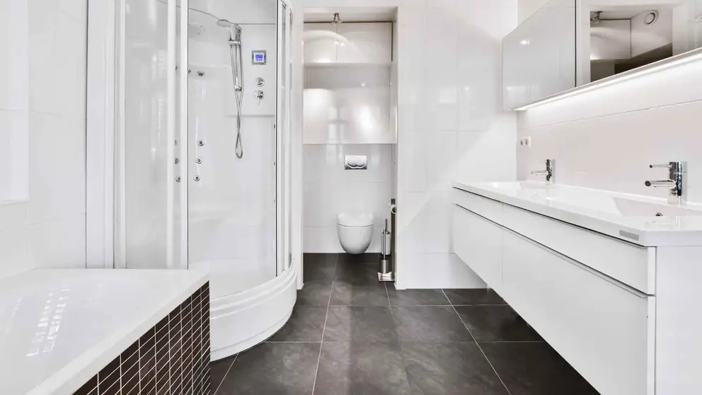 Este armario para el ba&ntilde;o que ves en las pel&iacute;culas americanas lo tiene Ikea: 5 colores