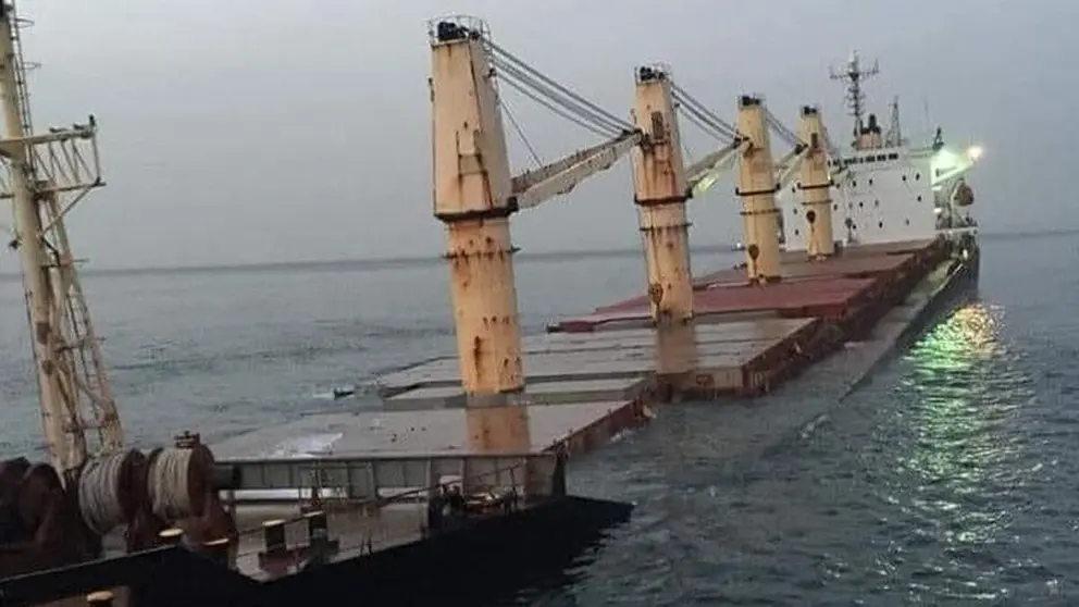 Impactante choque entre un buque y un barco en Gibraltar. Estos son los motivos