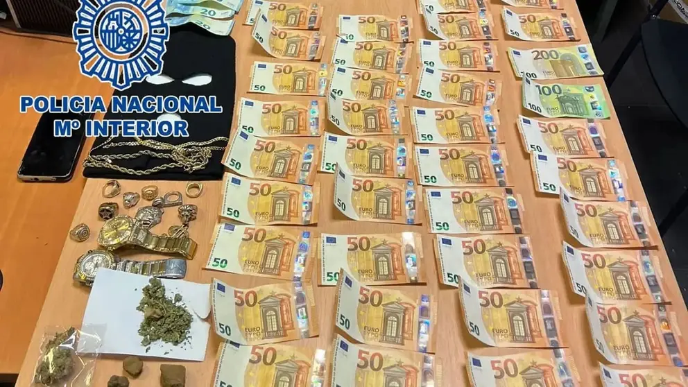 Este es el singular ofrecimiento de 2 traficantes de droga para evitar su detenci&oacute;n en M&aacute;laga