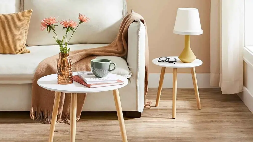 Mesas auxiliares n&oacute;rdicas VASAGLE de Amazon