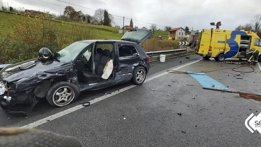Esta es la terrible colisi&oacute;n con varios veh&iacute;culos implicados en Roquetas de Mar (Almer&iacute;a)