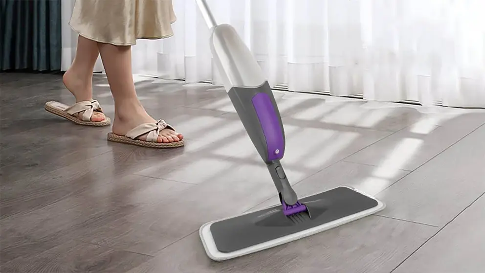 El &uacute;ltimo chollo de Amazon: limpieza para parquet con agua incorporada que pulveriza el suelo