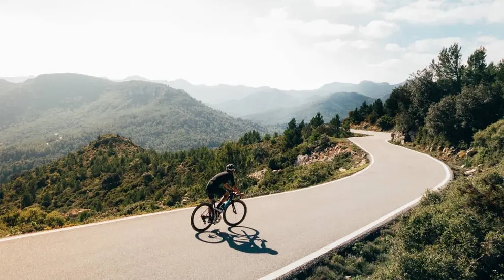 As&iacute; muere un ciclista aficionado de 43 a&ntilde;os tras sufrir un accidente en Albu&ntilde;uelas (Granada)