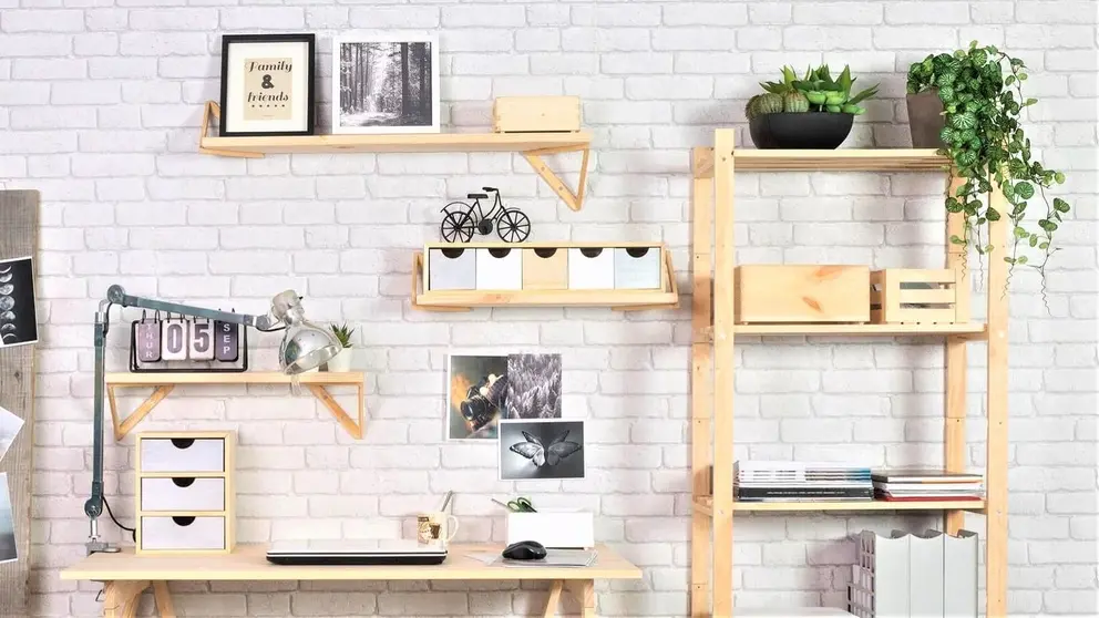 La estanter&iacute;a de dise&ntilde;o de madera de Leroy Merlin ideal para el sal&oacute;n por menos de 22 euros
