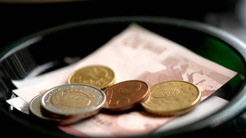 2 empleados de un restaurante se quedan con 65.000 euros. Reciben penas de c&aacute;rcel