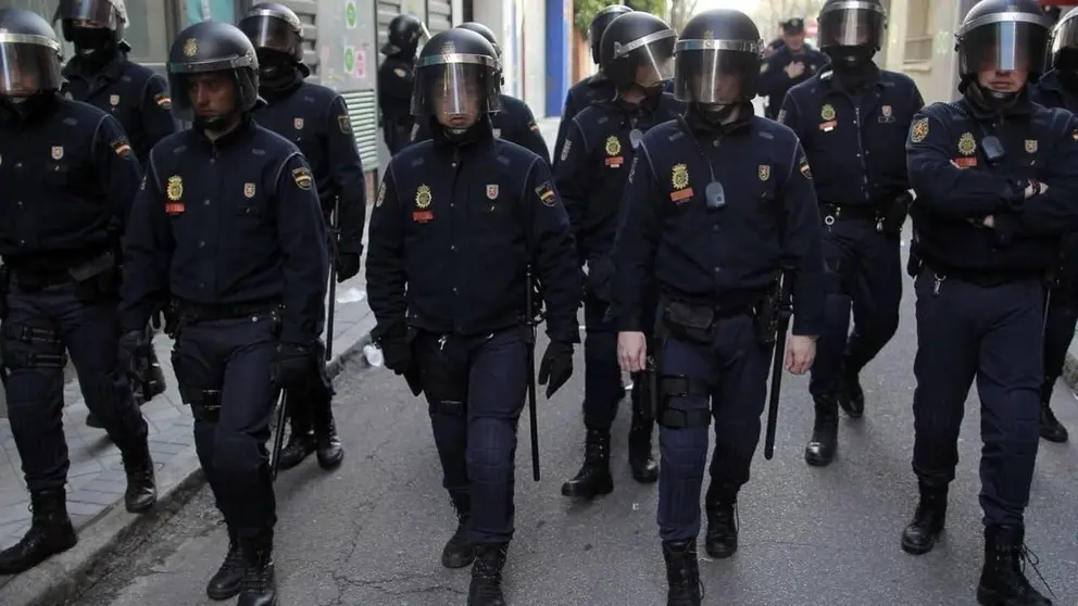 Tras a&ntilde;os de reivindicaciones. La L&iacute;nea tendr&aacute; una unidad de antidisturbios de la Polic&iacute;a