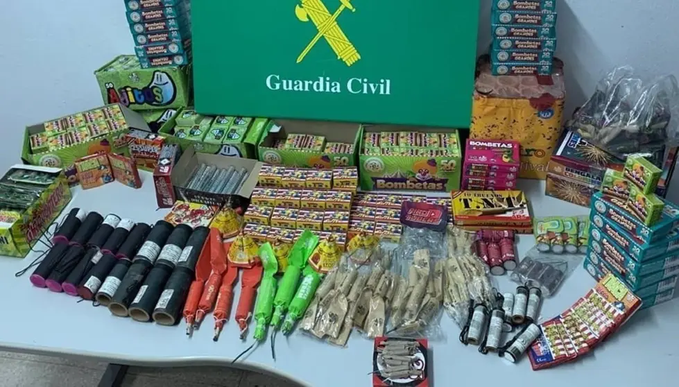 Golpe contra los petardos en C&aacute;diz 69 establecimientos implicados y 14.000 productos incautados