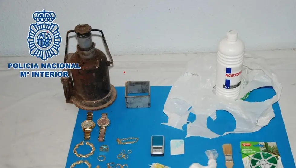 Venden coca&iacute;na, marihuana y hach&iacute;s en varios pisos de Sevilla. Condena de c&aacute;rcel para 4 hombres