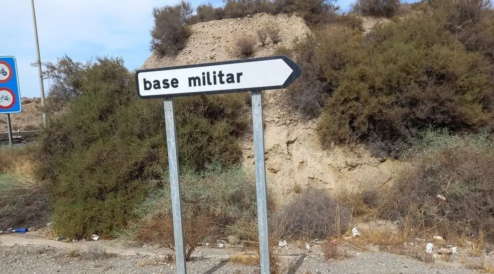 Una legionaria bebida pega un rodillazo en los genitales a un cabo en la base de Viator (Almer&iacute;a)