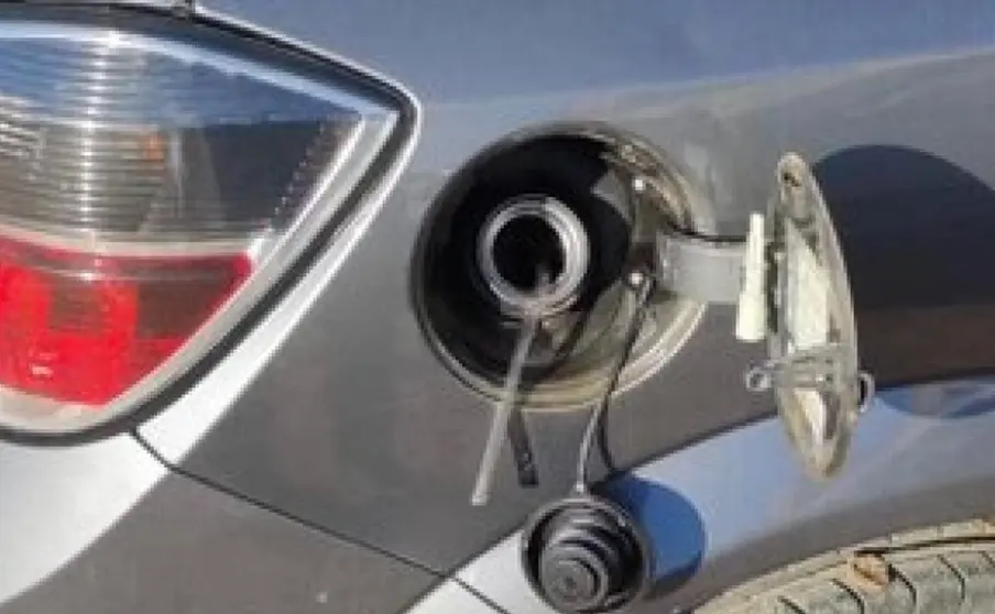 As&iacute; roba combustible en 4 veh&iacute;culos de C&oacute;rdoba. Deja a los coches inutilizados