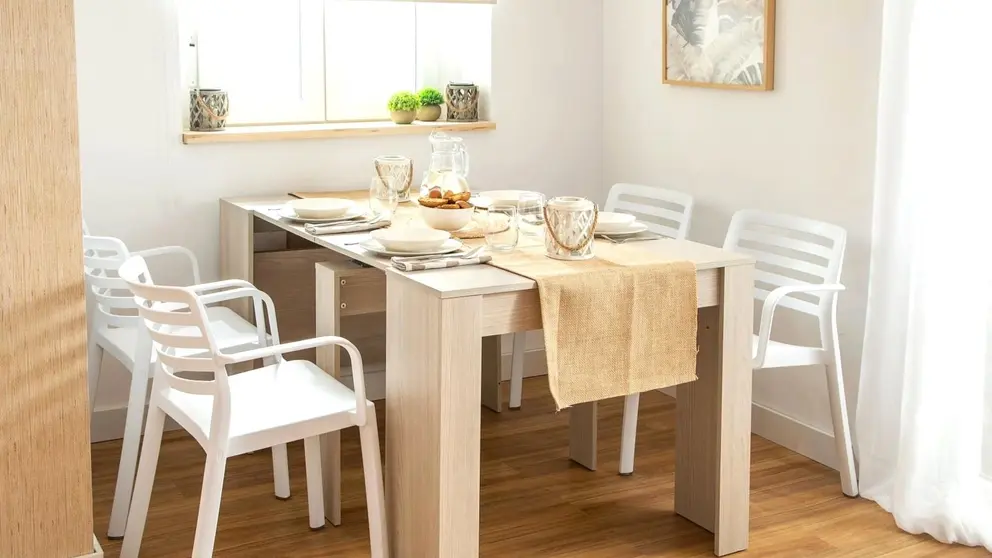 No hay otra igual: Leroy merlin desata la locura con su mesa extensible para el sal&oacute;n