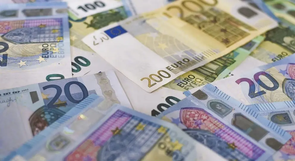 Tremenda historia en Sevilla. Una mujer estafa un dineral a un hombre simulando tener c&aacute;ncer