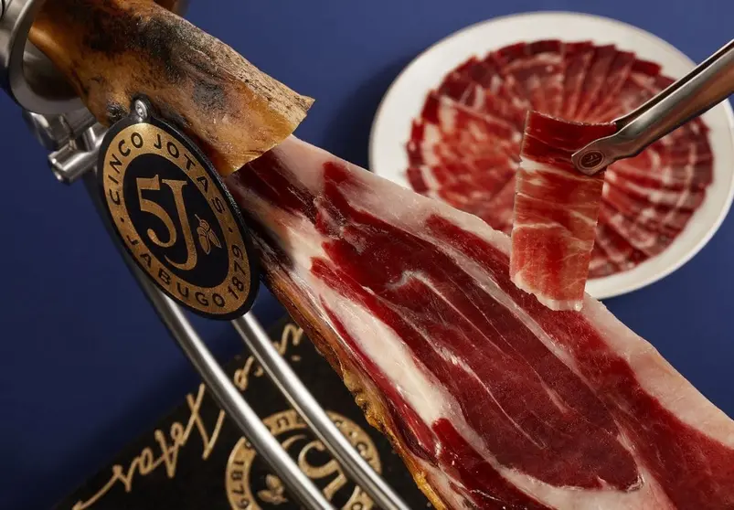 Jam&oacute;n ib&eacute;rico Cinco Jotas