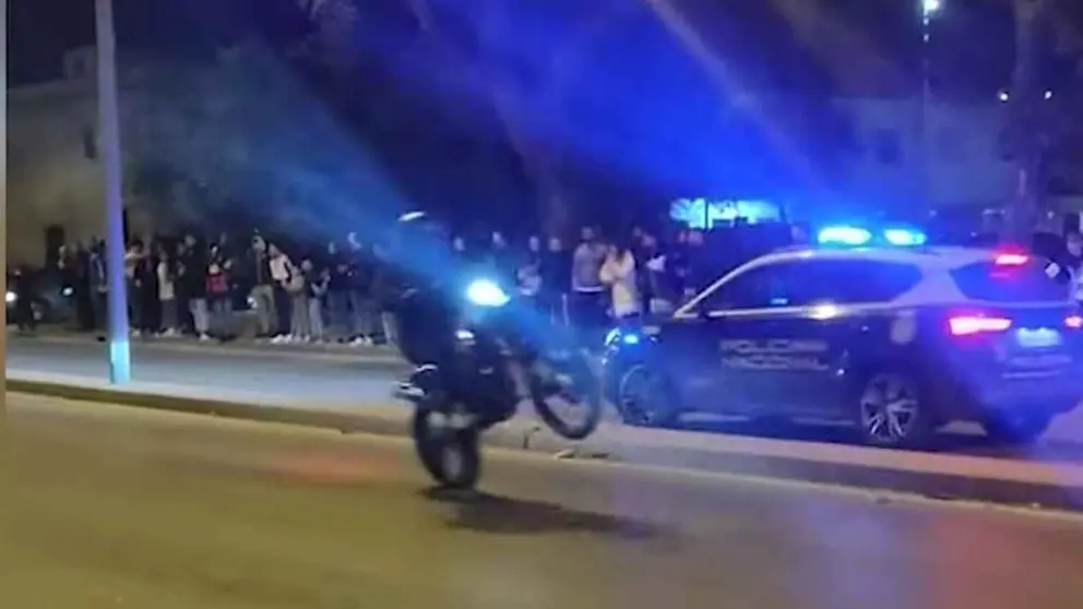 Carreras ilegales en la Avenida Blas Infante de Jerez