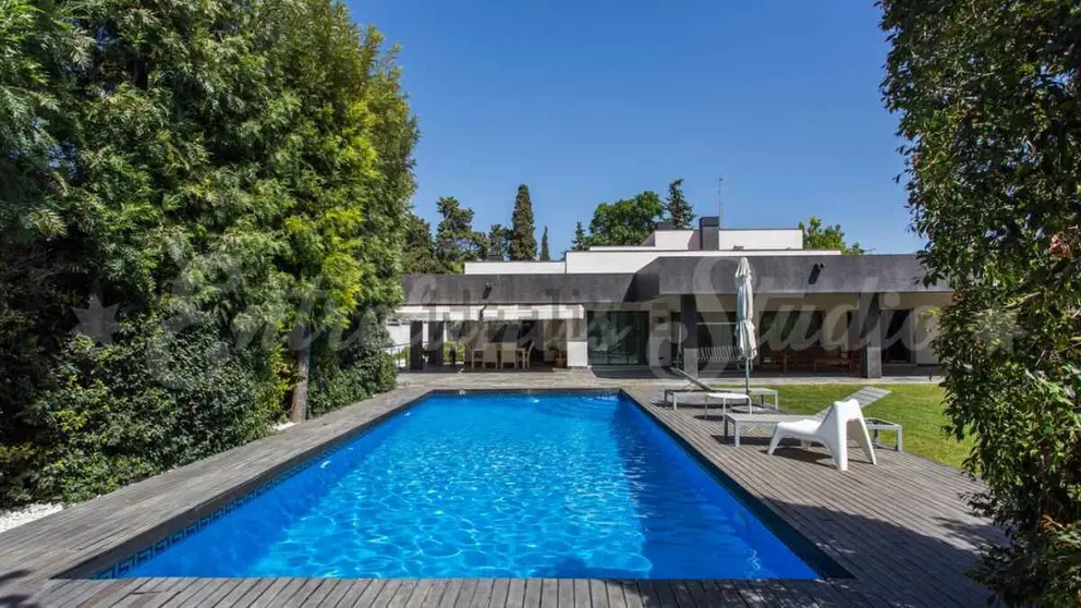 La casa de m&aacute;s de 500 metros con piscina en Jerez