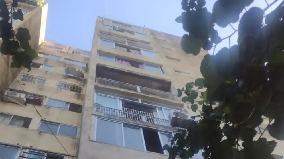 Una menor se lanza por un balc&oacute;n para evitar que su expareja la mate con un hacha en M&aacute;laga