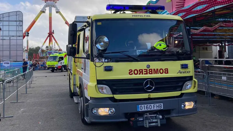 Un cami&oacute;n de bomberos en la Feria del Caballo de Jerez