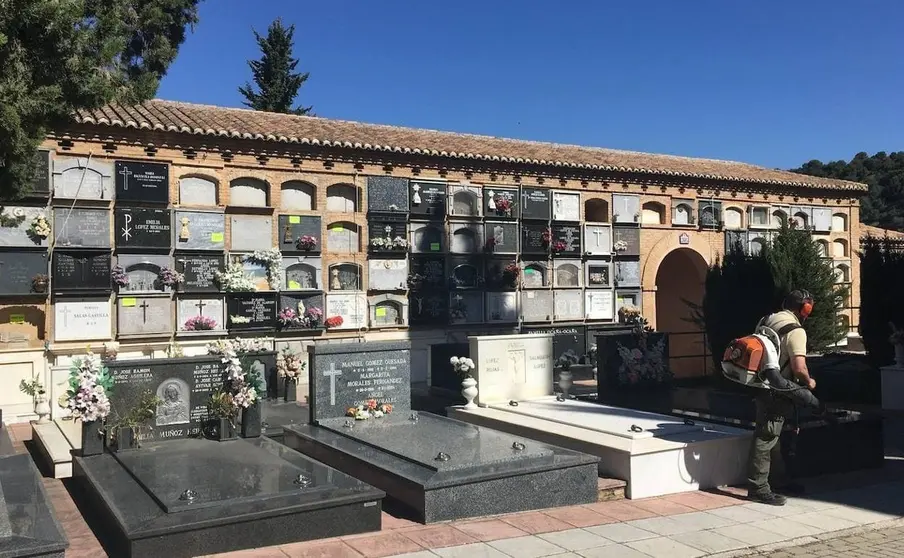 Secuestran a una mujer en un cementerio de Almer&iacute;a. La obligaron a arrodillarse ante a un nicho
