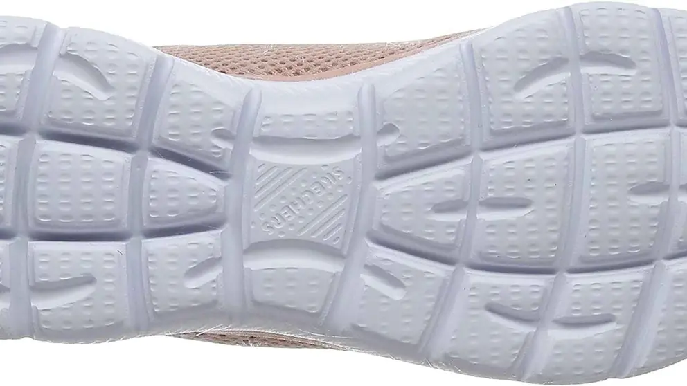 Las zapatillas Skechers que m&aacute;s arrasan este a&ntilde;o las vende Amazon a un precio rid&iacute;culo