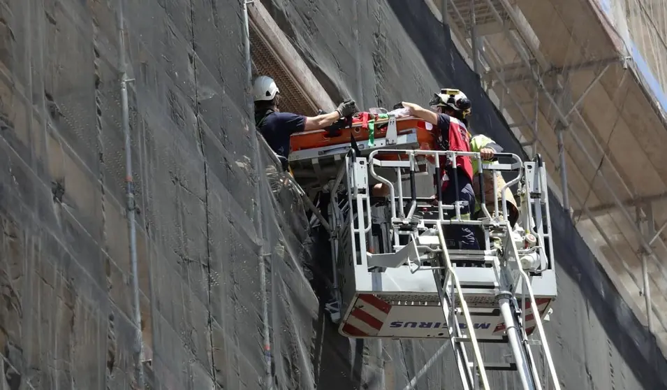Tremendo accidente laboral en Sevilla. Cae desde la octava planta de un edificio en obras
