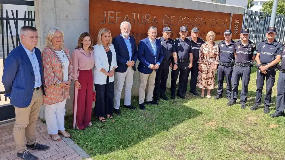 Antonio Sanz y Mar&iacute;a Jos&eacute; Garc&iacute;a-Pelayo en la nueva Jefatura de la Polic&iacute;a Local