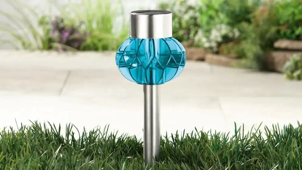 L&aacute;mpara solar decorativa Livarno Home de Lidl