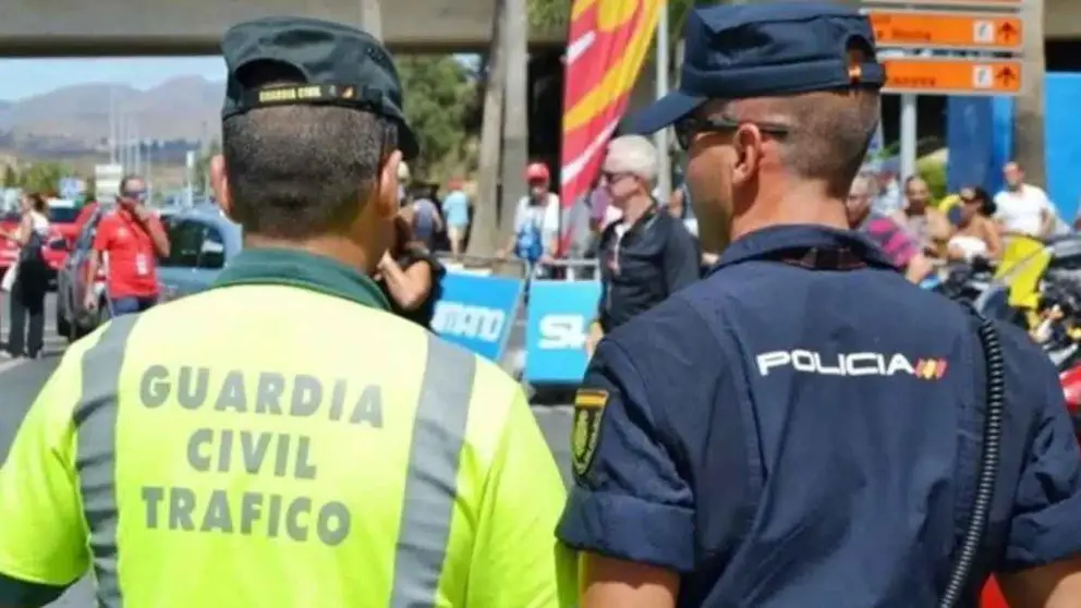 Un Guardia Civil y un Polic&iacute;a Nacional
