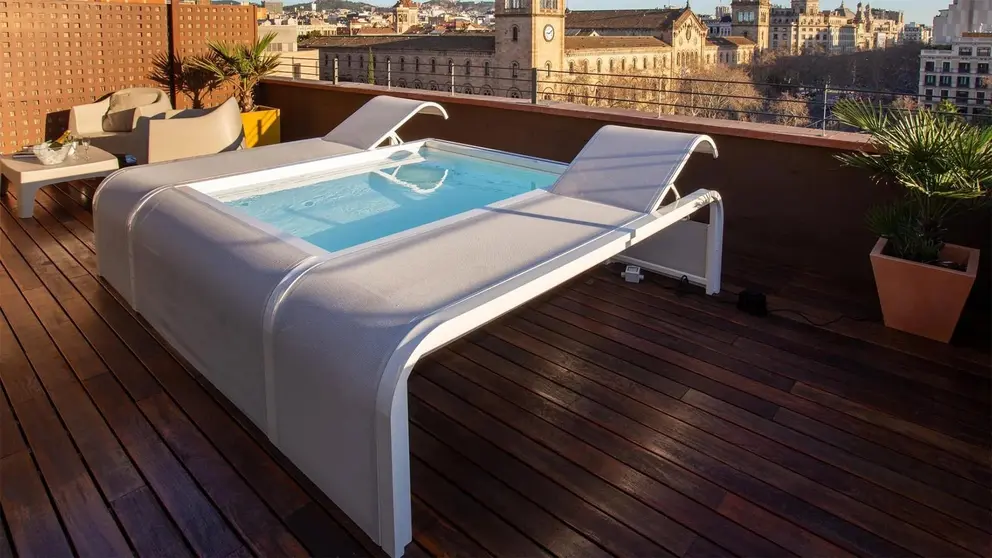 Leroy Merlin vuelve con la piscina de tumbonas que arrasar&aacute; en terrazas y patios peque&ntilde;os