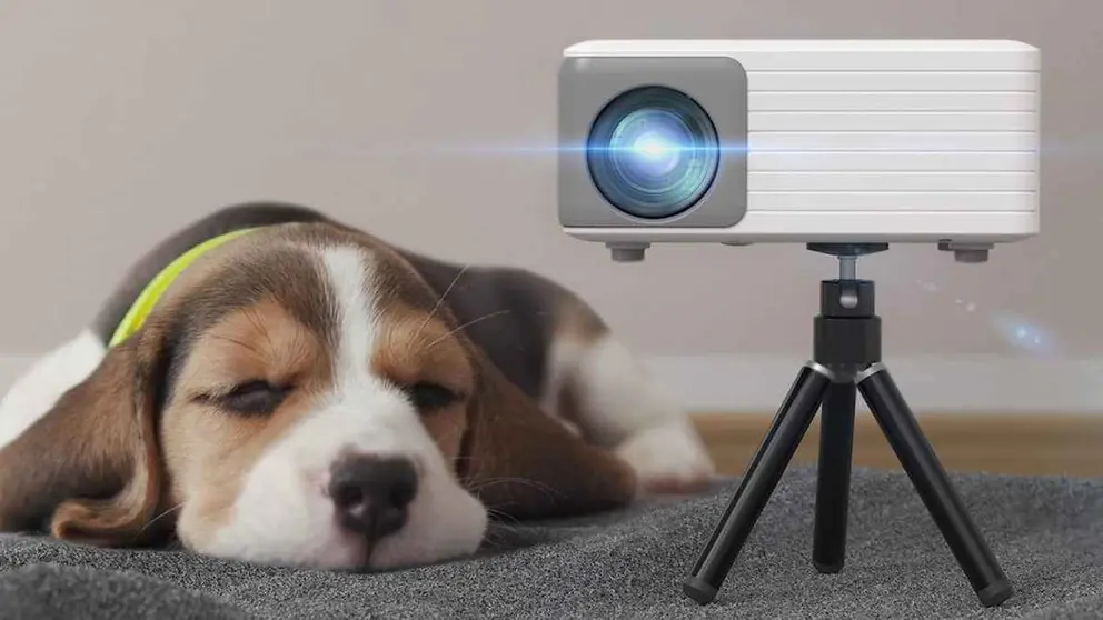 Vuelve a Amazon el proyector de pel&iacute;culas port&aacute;til y f&aacute;cil de usar con una rebaja brutal