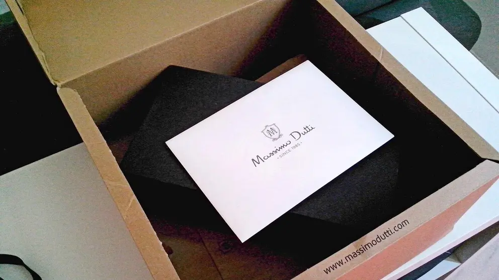 Caja de Massimo Dutti